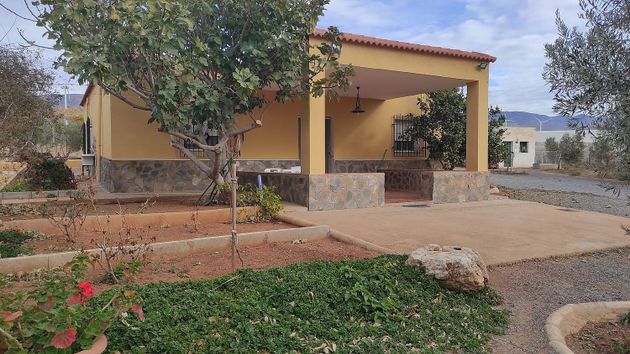 Foto 2 de Casa rural en venda a calle Llanos de 3 habitacions amb terrassa i jardí