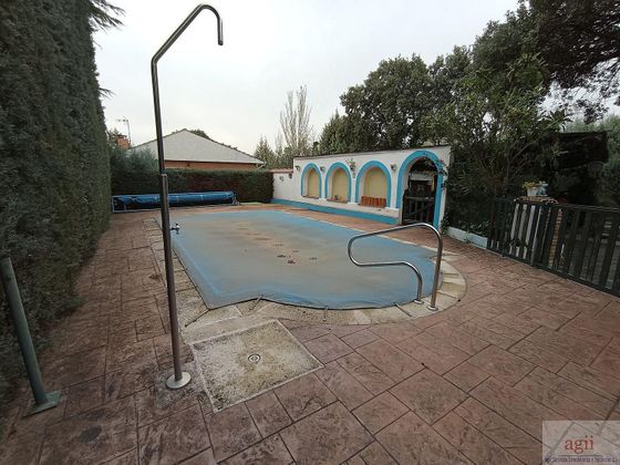 Foto 1 de Casa en venda a Valdeaveruelo de 5 habitacions amb terrassa i piscina