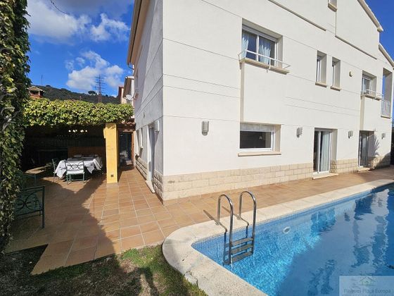 Foto 2 de Venta de chalet en Castell d'Aro de 4 habitaciones con terraza y piscina