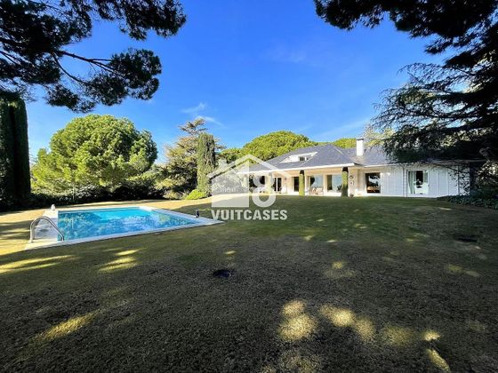 Foto 1 de Chalet en venta en Sant Vicenç de Montalt de 5 habitaciones con piscina y jardín