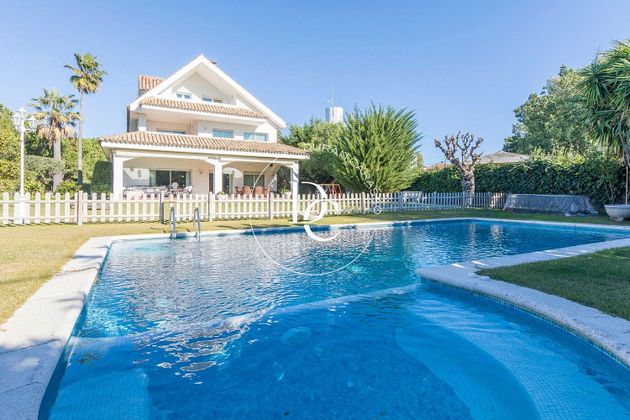 Foto 1 de Chalet en venta en Can Girona - Terramar - Can Pei - Vinyet de 7 habitaciones con terraza y piscina