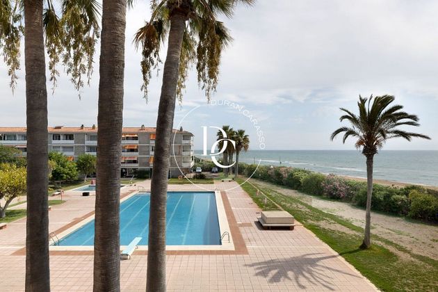 Foto 2 de Dúplex en venda a Gavà Mar de 5 habitacions amb terrassa i piscina