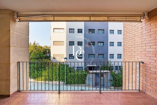 Foto 2 de Piso en venta en Can Girona - Terramar - Can Pei - Vinyet de 2 habitaciones con terraza y piscina