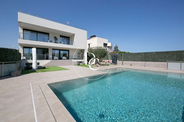 Foto 1 de Casa en venda a Montgat de 5 habitacions amb terrassa i piscina