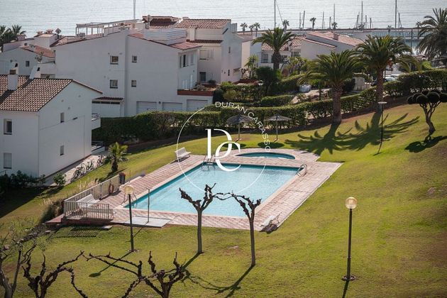 Foto 2 de Venta de piso en calle De Ramón Dalmau de 3 habitaciones con terraza y piscina