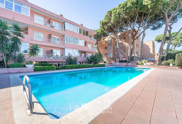 Foto 2 de Pis en venda a La Pineda de 3 habitacions amb terrassa i piscina
