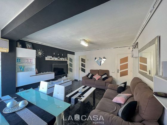 Foto 1 de Piso en venta en Centre - Colomeres - Rambles de 3 habitaciones con balcón y aire acondicionado