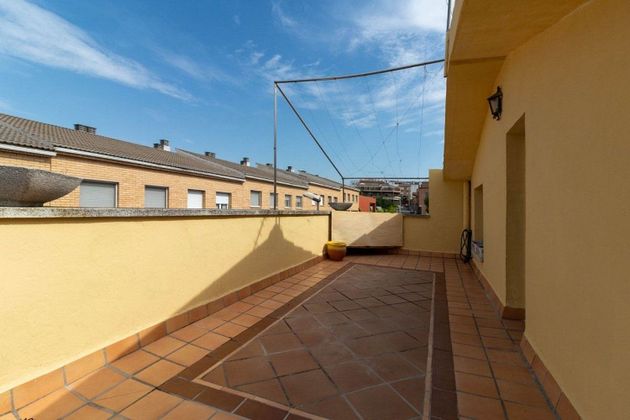 Foto 2 de Venta de casa en calle Girona de 4 habitaciones con terraza y garaje