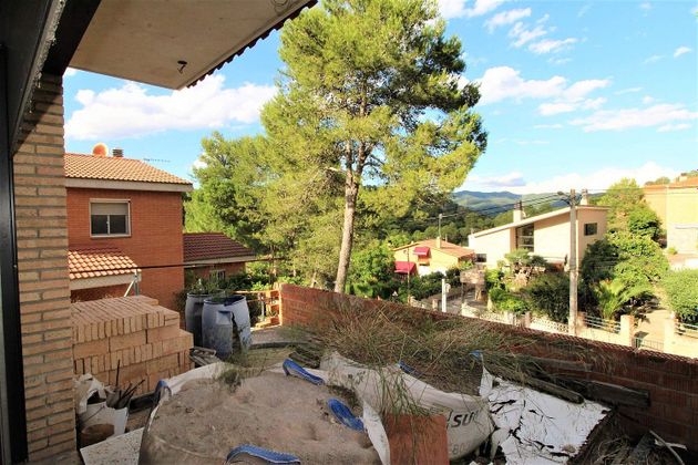 Foto 2 de Venta de chalet en calle Vilafranca del Penedés de 4 habitaciones con terraza y garaje
