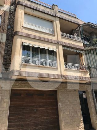 Foto 1 de Casa en venta en El Poble Sec de 11 habitaciones con terraza y balcón