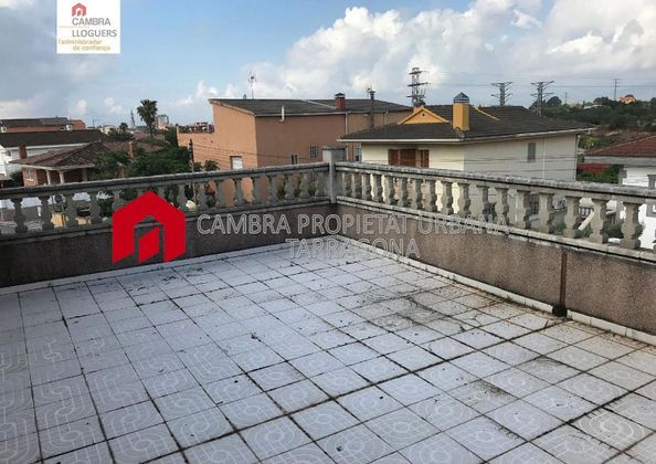 Foto 1 de Xalet en venda a calle Figuerola de 4 habitacions amb terrassa i jardí