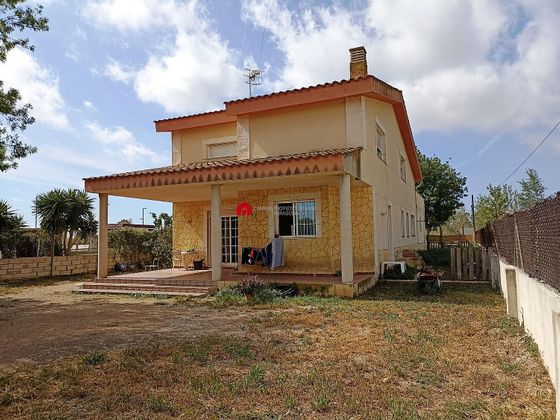 Foto 1 de Casa rural en venda a Deltebre de 5 habitacions amb terrassa i garatge