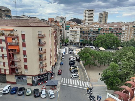 Foto 2 de Dúplex en venta en Príncep de Viana - Clot -Xalets Humbert Torres de 4 habitaciones con terraza y garaje