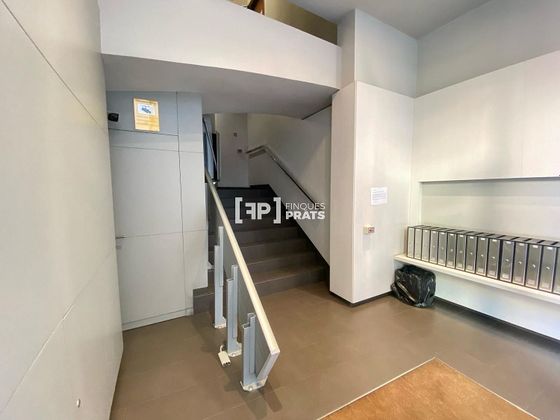 Foto 2 de Pis en lloguer a Príncep de Viana - Clot -Xalets Humbert Torres de 4 habitacions amb mobles i balcó