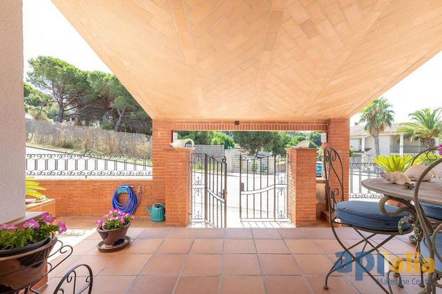 Foto 2 de Chalet en venta en Calella de 4 habitaciones con terraza y piscina