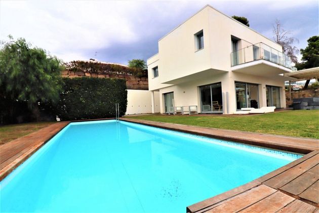 Foto 2 de Venta de chalet en Vilassar de Dalt de 5 habitaciones con terraza y piscina