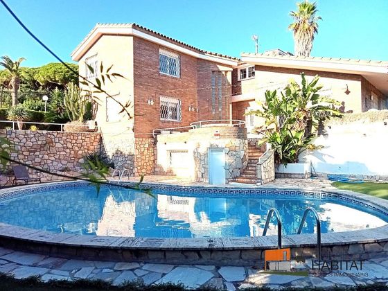 Foto 2 de Venta de chalet en Cabrera de Mar de 5 habitaciones con terraza y piscina