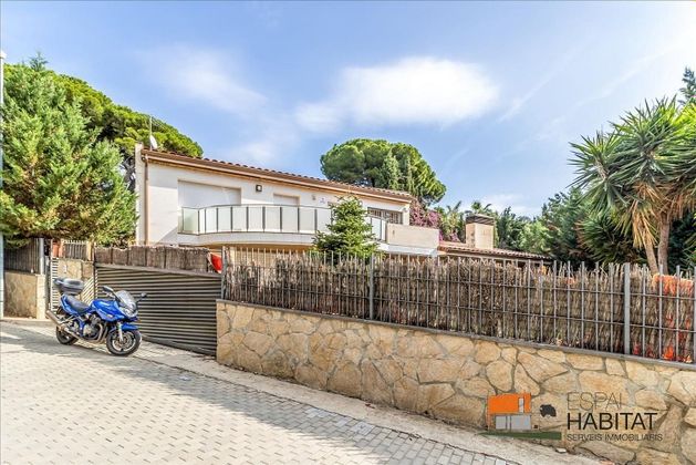 Foto 1 de Venta de casa en Vilassar de Dalt de 4 habitaciones con terraza y piscina