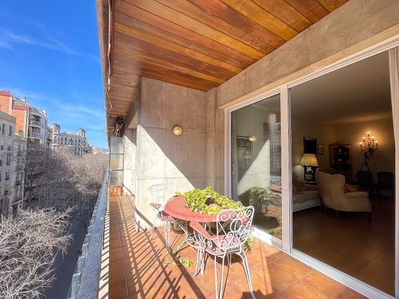 Foto 1 de Pis en venda a calle D'entença Sepúlveda de 5 habitacions amb terrassa i balcó