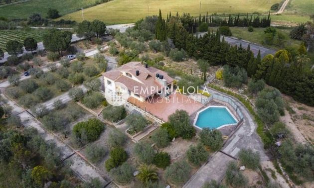 Foto 1 de Venta de casa en Sant Climent Sescebes de 4 habitaciones con terraza y piscina