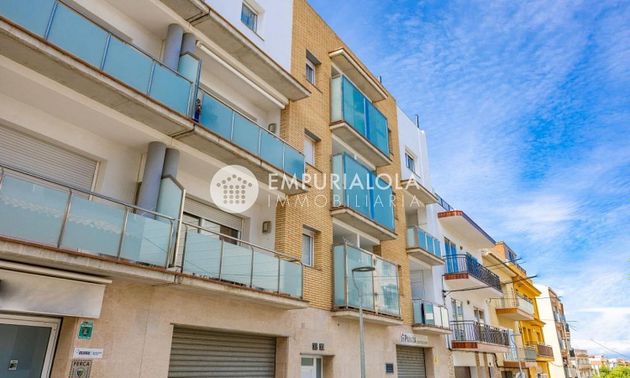 Foto 2 de Venta de piso en Els Grecs - Mas Oliva de 2 habitaciones con terraza y balcón