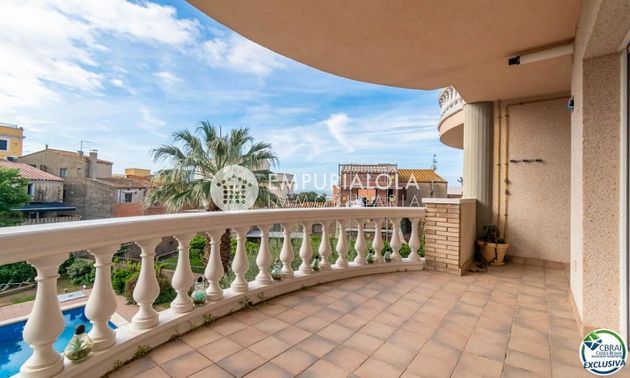 Foto 1 de Pis en venda a Palau-Saverdera de 4 habitacions amb terrassa i piscina