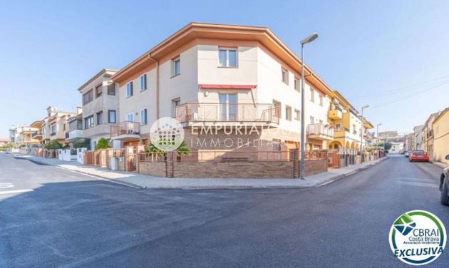 Foto 1 de Casa en venda a Castelló d'Empúries poble de 4 habitacions amb terrassa i garatge