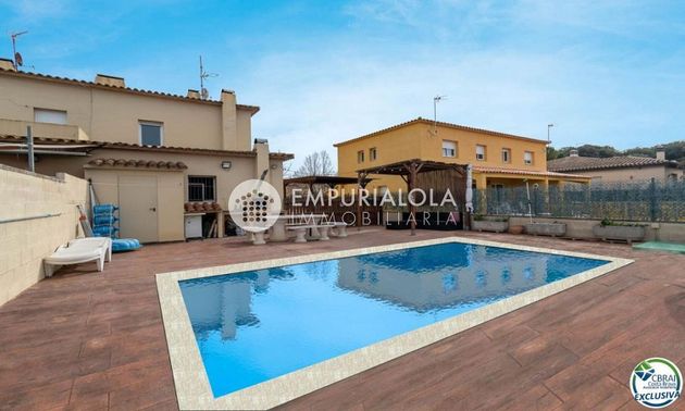 Foto 2 de Casa en venda a Avinyonet de Puigventós de 5 habitacions amb terrassa i piscina