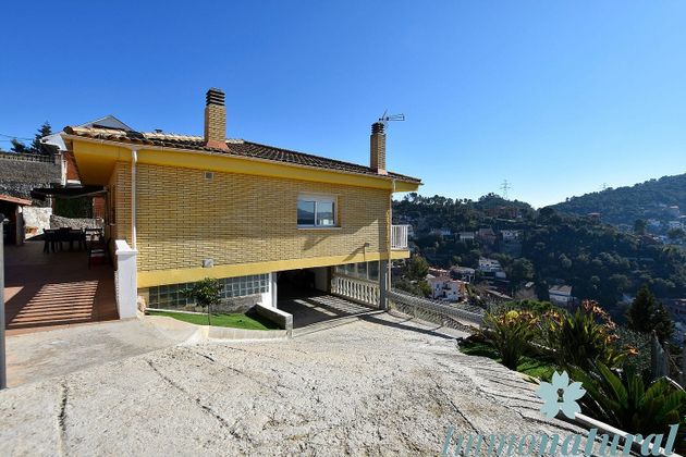 Foto 1 de Xalet en venda a Torrelles de Llobregat de 4 habitacions amb terrassa i piscina
