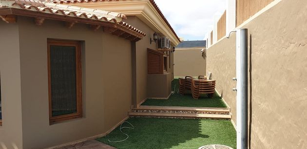 Foto 2 de Chalet en venta en Buenavista-Rosa Vila de 5 habitaciones con terraza y piscina