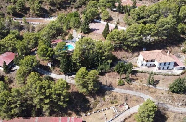 Foto 2 de Venta de casa rural en Alozaina de 24 habitaciones con terraza y piscina