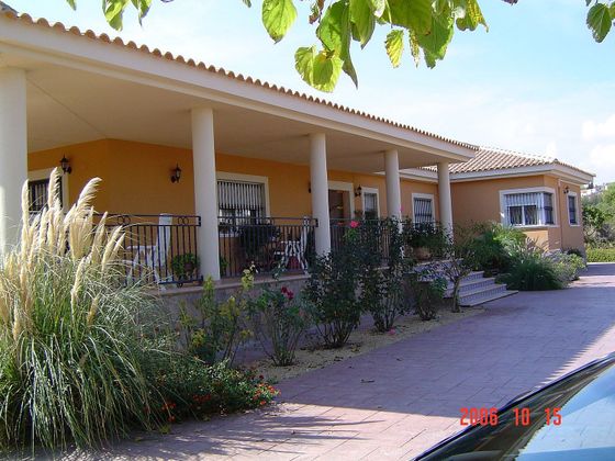 Foto 1 de Venta de chalet en Centro - Mutxamel/Muchamiel de 4 habitaciones con terraza y piscina