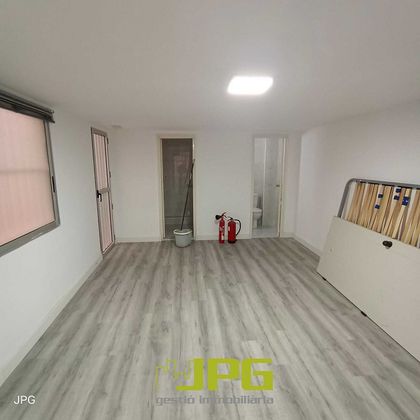 Foto 2 de Oficina en alquiler en Ensanche - Diputación con aire acondicionado y ascensor