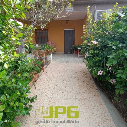 Foto 1 de Xalet en venda a San Juan de Alicante/Sant Joan d´Alacant de 4 habitacions amb terrassa i garatge