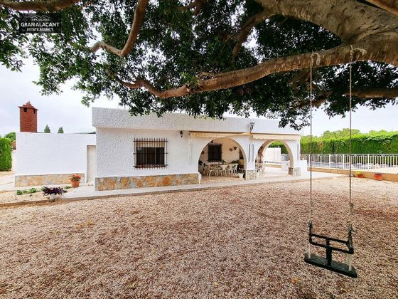 Foto 1 de Casa rural en venda a Perleta - Maitino de 5 habitacions amb terrassa i piscina