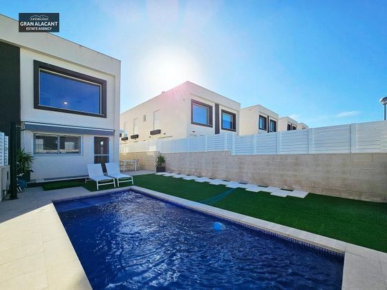 Foto 2 de Xalet en venda a Gran Alacant de 3 habitacions amb terrassa i piscina