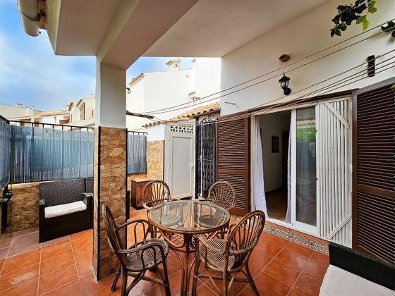 Foto 1 de Chalet en venta en Gran Alacant de 3 habitaciones con terraza y piscina
