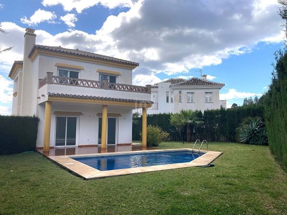 Foto 1 de Venta de casa en Calahonda de 3 habitaciones con terraza y piscina
