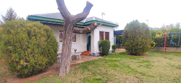 Foto 1 de Venta de casa en Villadangos del Páramo de 2 habitaciones con jardín