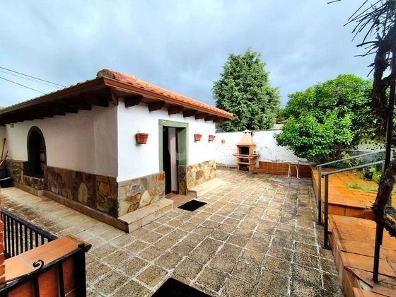 Foto 1 de Casa en venda a Cebanico de 4 habitacions amb jardí