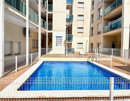 Foto 2 de Venta de piso en Torreblanca de 2 habitaciones con terraza y piscina