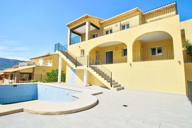 Foto 1 de Venta de casa en Jalón/Xaló de 5 habitaciones con terraza y piscina