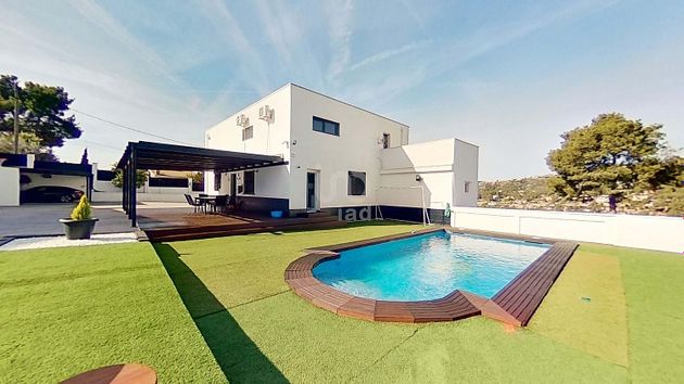 Foto 1 de Casa en venda a Olesa de Bonesvalls de 4 habitacions amb terrassa i piscina