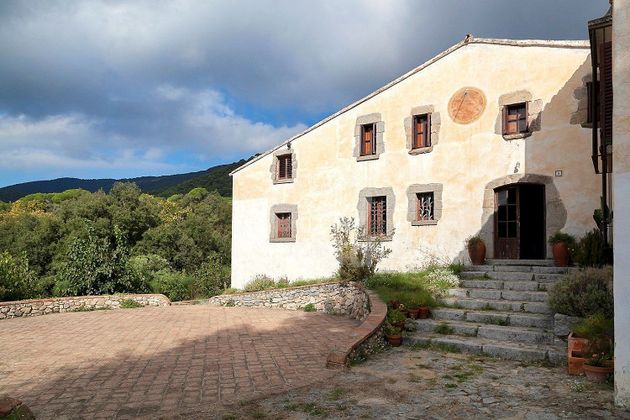Foto 2 de Casa en venta en Sant Iscle de Vallalta de 6 habitaciones con piscina y jardín