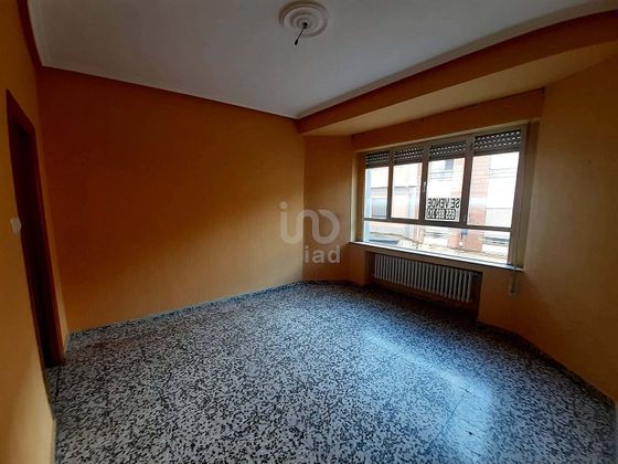 Foto 2 de Pis en venda a Bañeza (La) de 3 habitacions amb terrassa