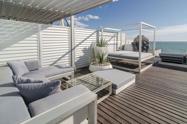Foto 1 de Dúplex en venda a calle D'eugeni D'ors de 4 habitacions amb terrassa i piscina