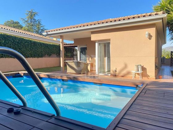 Foto 2 de Casa en venda a calle De Les Heures de 3 habitacions amb terrassa i piscina