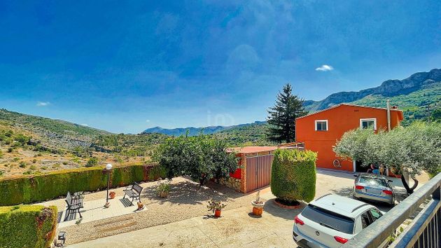 Foto 1 de Casa en venda a Vall de Gallinera de 4 habitacions amb terrassa i jardí