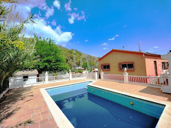 Foto 2 de Casa en venta en Canyelles de 3 habitaciones con terraza y piscina