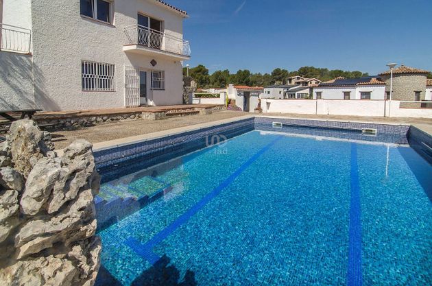 Foto 1 de Casa en venda a Les Roquetes de 5 habitacions amb terrassa i piscina